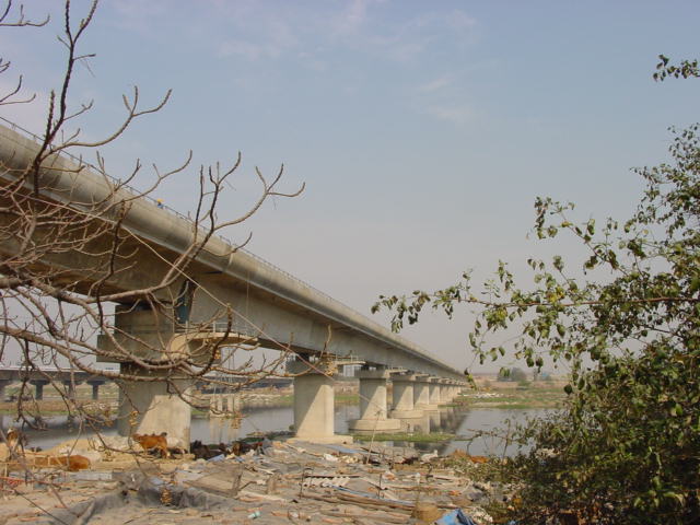 INCREMENTALLY LAUNCHED BRIDGE OVER RIVER YAMUNA, NEW DELHI